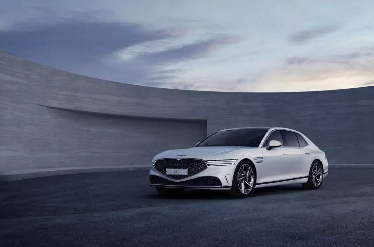 2024 Genesis G90: owners to color match key fob to the exterior paint on car.