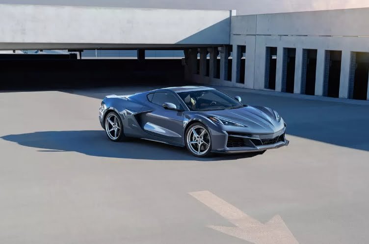 Chevrolet Corvette: Which Should Buy, 2023 or 2024?
