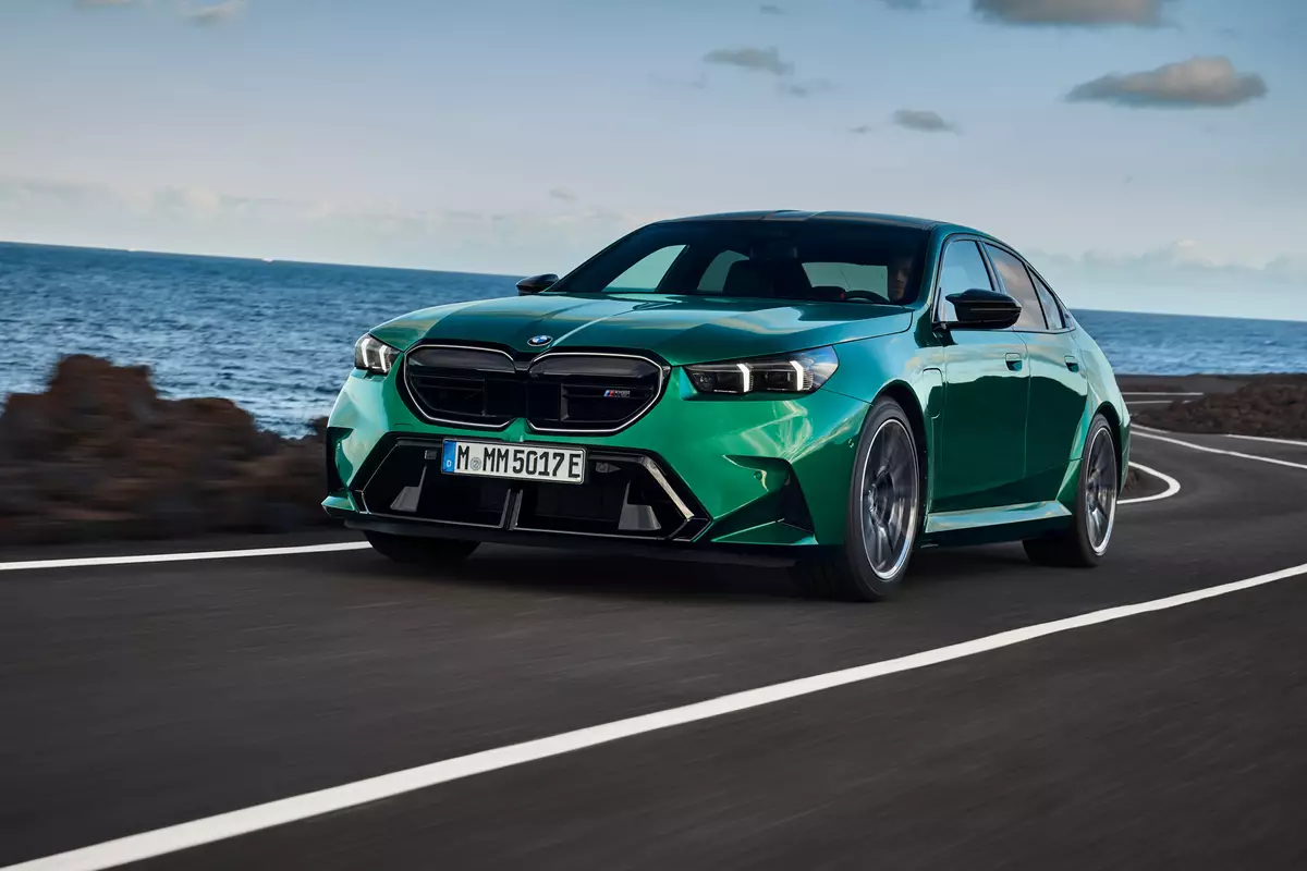 2025 BMW M5 Surpasses 700 Horsepower