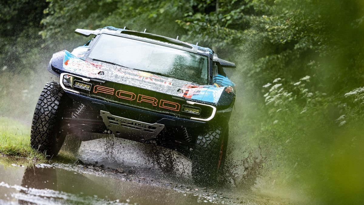 The Dakar Rally: Ford Raptor T1+ Is a V-8-Powered Beast Built