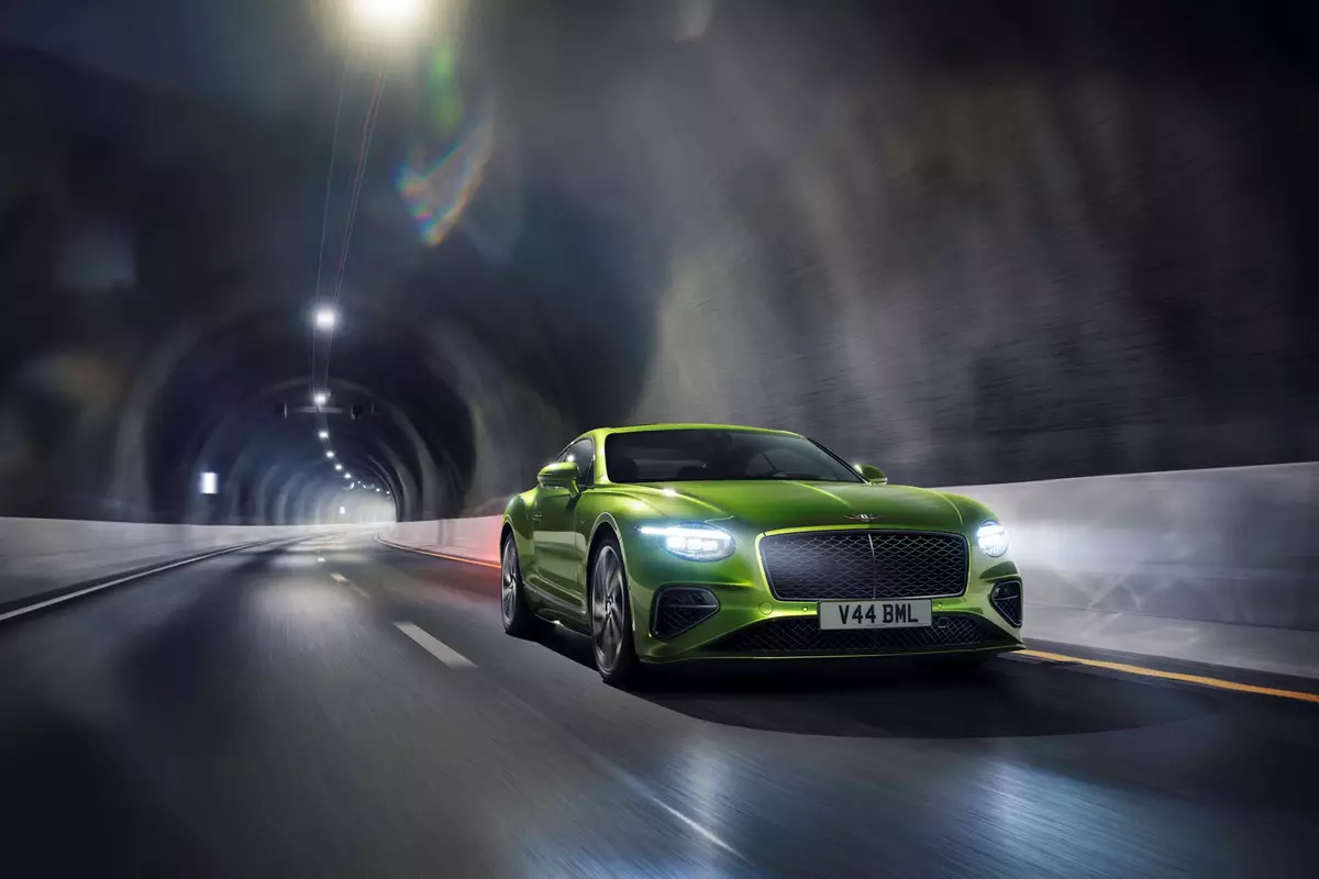 New 2025 Bentley Continental GT Speed: Plug-in Hybrid Achieves Underwater Speed Record