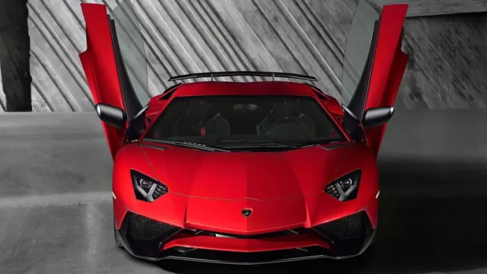 Exploring the Lamborghini Aventador LP750-4 SV