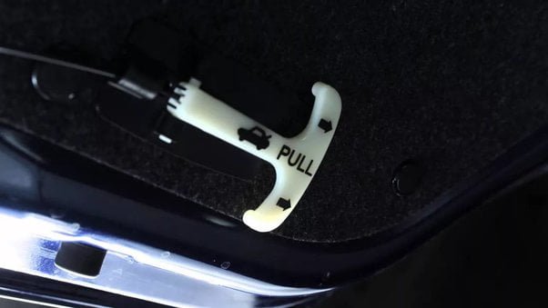 How to Escape a Locked Trunk: Essential Safety Measures