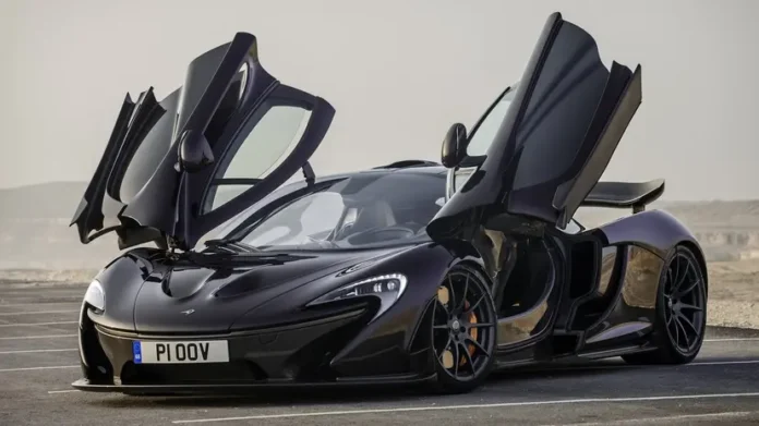 The McLaren P1: A Close Look at Its Hybrid Hypercar Rivalry with Ferrari LaFerrari