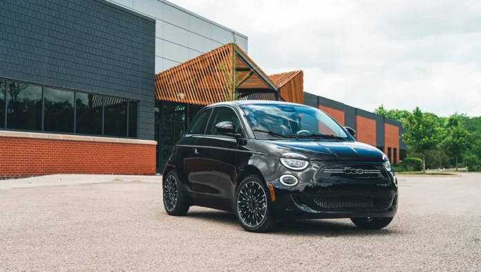 Fiat Pauses Production of Electric 500e Hatchback Amid Slow Sales