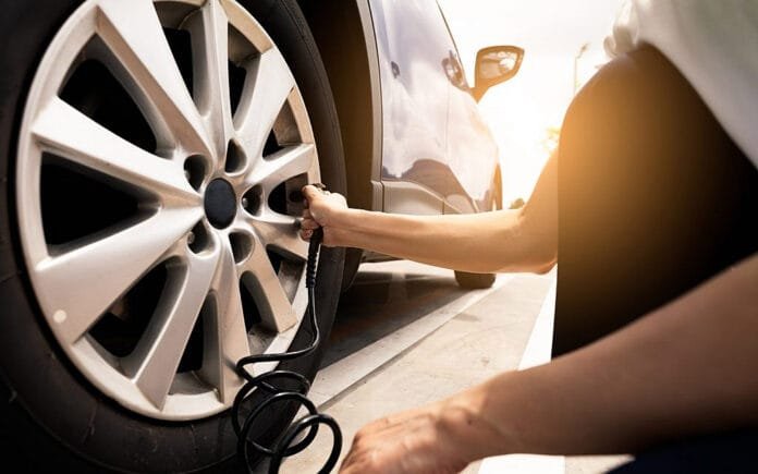 A Detailed Guide on How to Inflate Tubeless Tires Correctly