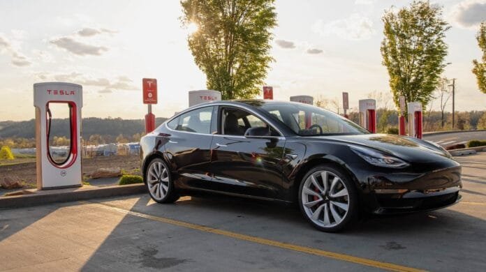 Understanding the Costs of Charging Your Electric Vehicle: Home vs. Public Charging