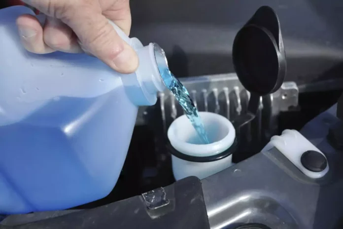 Is Water an Acceptable Substitute for Windshield Wiper Fluid?