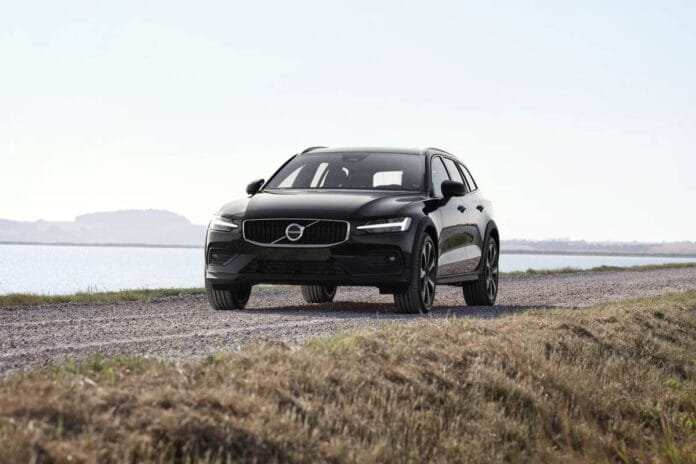 2025 Volvo V60 Cross Country: Pricing and Features Overview