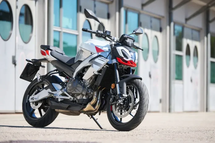 Exploring the Aprilia Tuono 457: A Perfect A2 Licence-Friendly Naked Bike