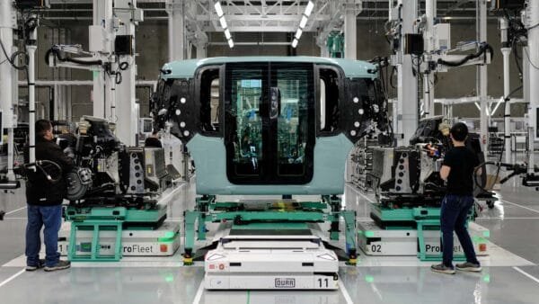 amazon-zoox-robotaxi-plant1 - Smartcarz.org | Car & Motorcycle Blog