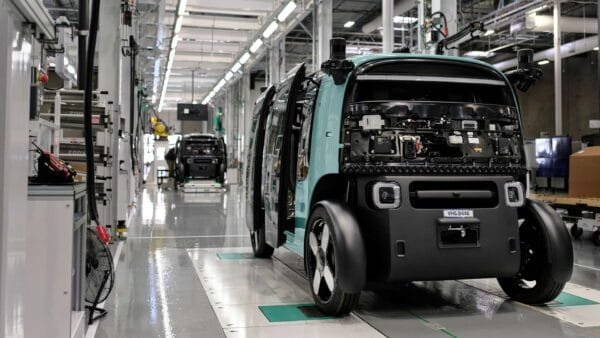 amazon-zoox-robotaxi-plant4 - Smartcarz.org | Car & Motorcycle Blog