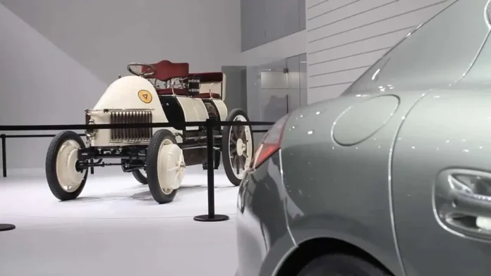 The Revolutionary Lohner-Porsche Mixte: A Glimpse into Automotive History
