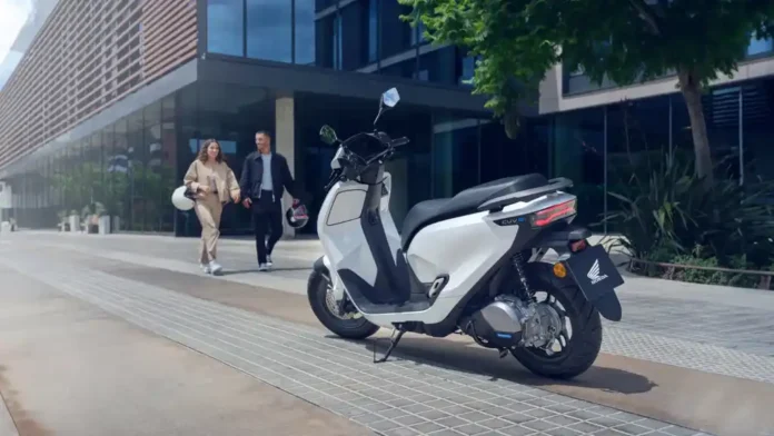 Honda REVOLUTIONIZES Urban Mobility with the New CUV e: Electric Scooter
