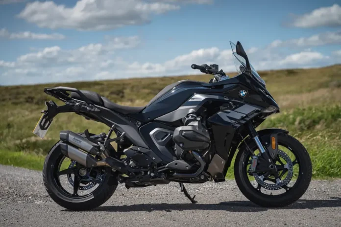 The 2025 BMW R1300RS: Where Sporty Meets Smoothness