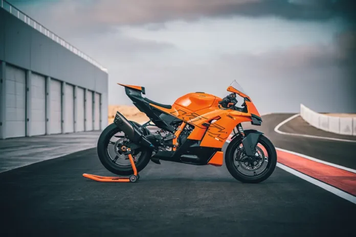 Unveiling the KTM 990RCR: A New Era in Sportsbikes